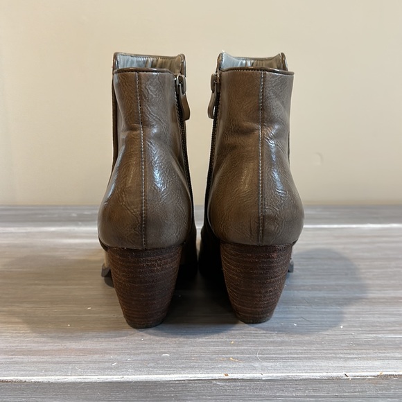 Very Volatile Booties - Picture 3 of 7